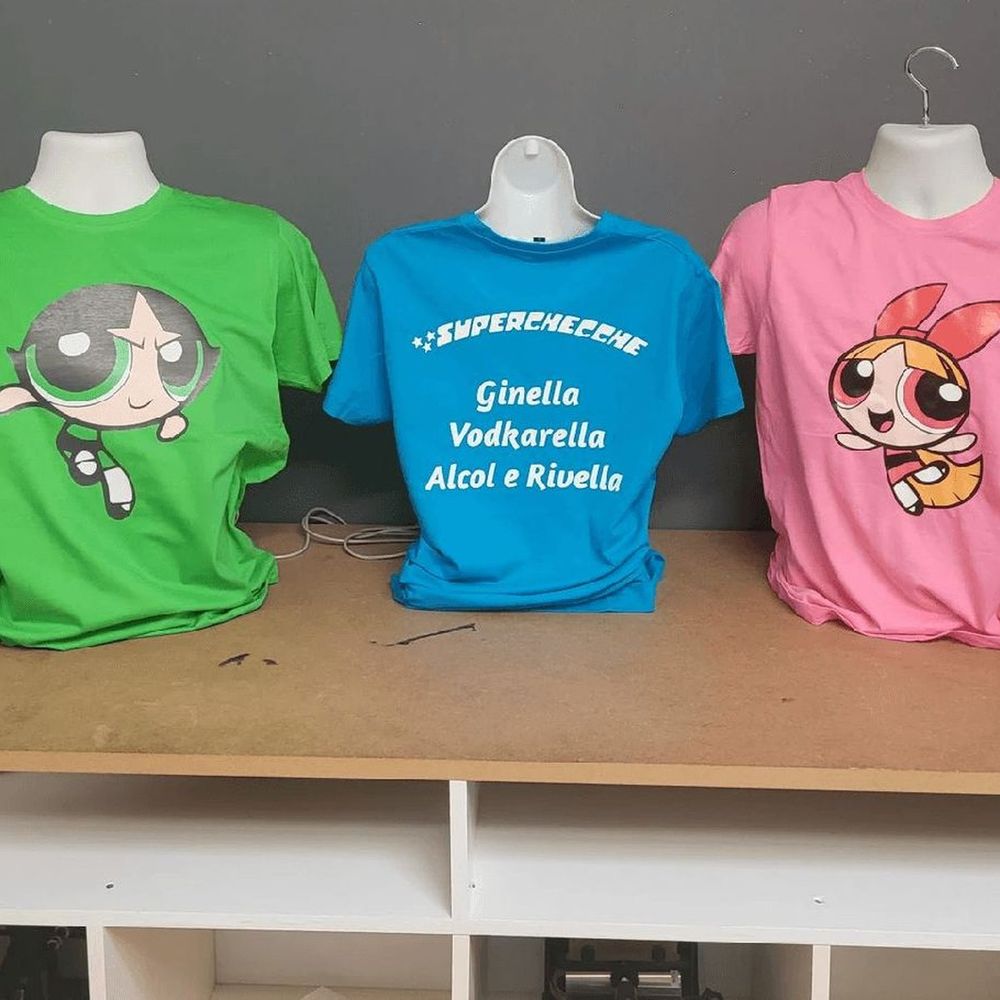 Lavoro di Magliette e abbigliamento personalizzato in Ticino realizzato da VAM Deco in Ticino (foto 11)