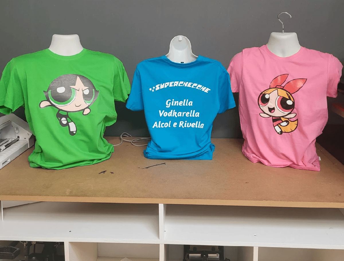 Lavoro di Magliette e abbigliamento personalizzato a realizzato da VAM Deco in Ticino (foto 2)