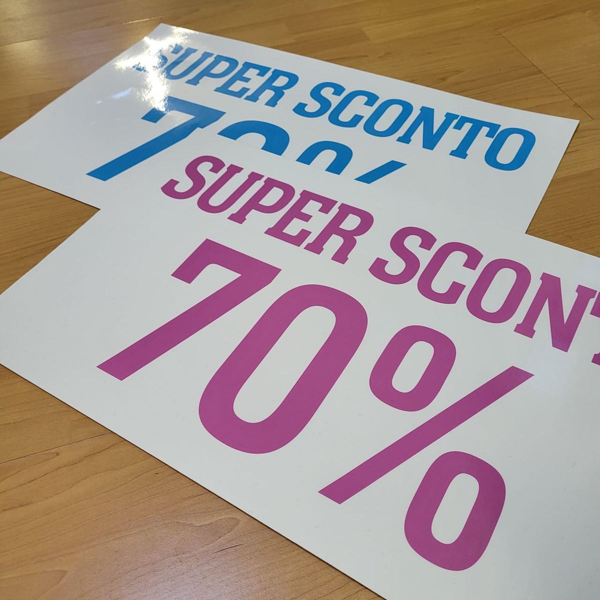 Lavoro di Adesivi ed etichette personalizzate in Ticino realizzato da VAM Deco in Ticino (foto 1)