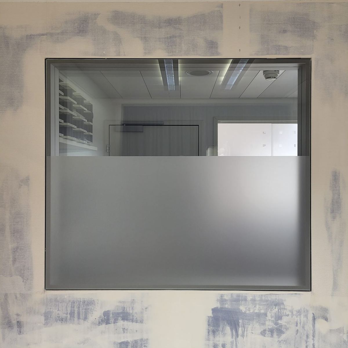 Pellicole privacy satinate: privacy senza perdere luce (foto 4)