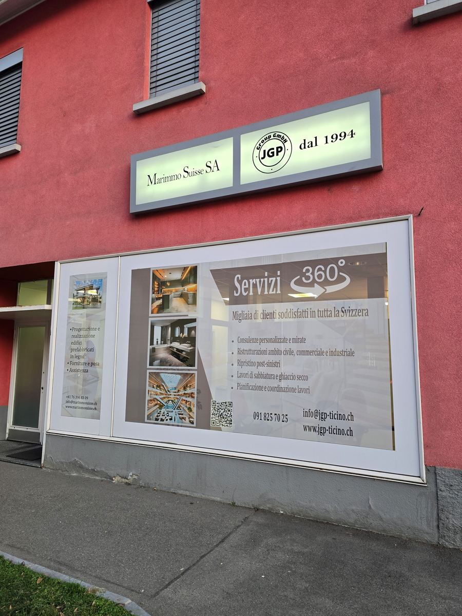 Lavoro di Decorazione vetrine e vetrofanie realizzato da VAM Deco in Ticino (foto 7)