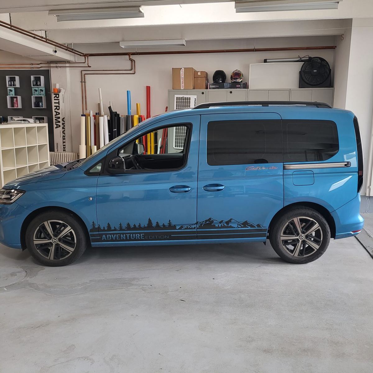 Lavoro di Oscuramento vetri auto in Ticino realizzato da VAM Deco in Ticino (foto 7)