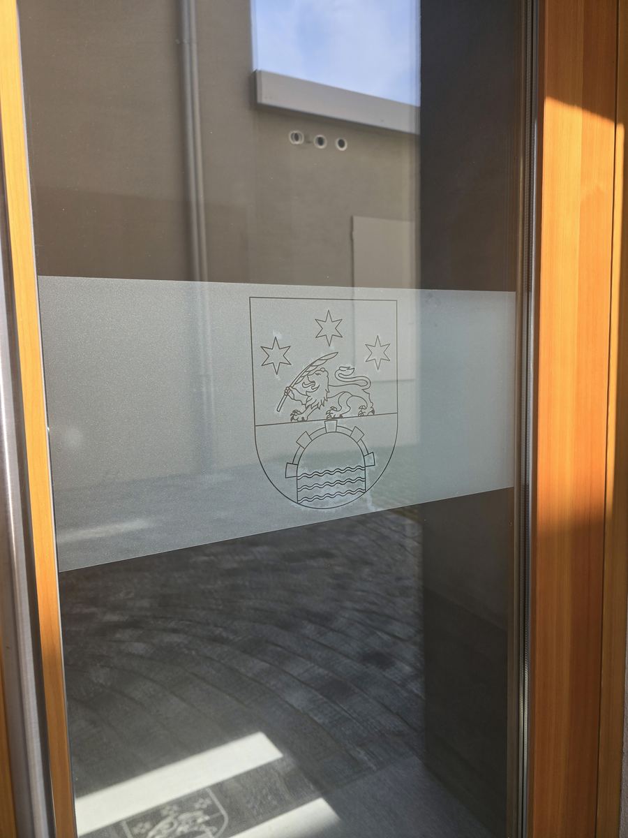 Lavoro di Pellicole opache e satinate per la privacy in Ticino realizzato da VAM Deco in Ticino (foto 3)